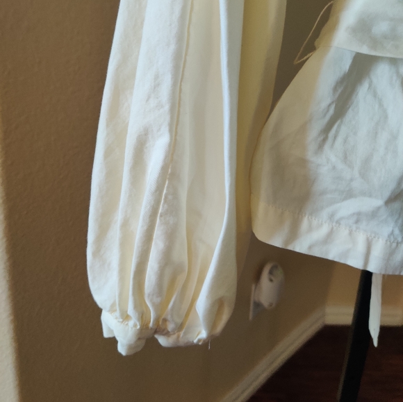 Prologue V-Neck Ivory Cotton Top - Picture 4 of 10